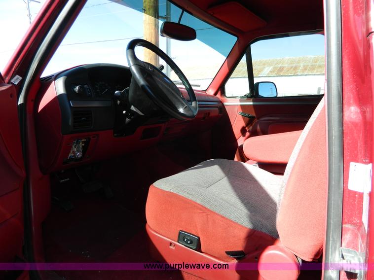 image for item AD9898 1993 Ford Bronco XLT SUV