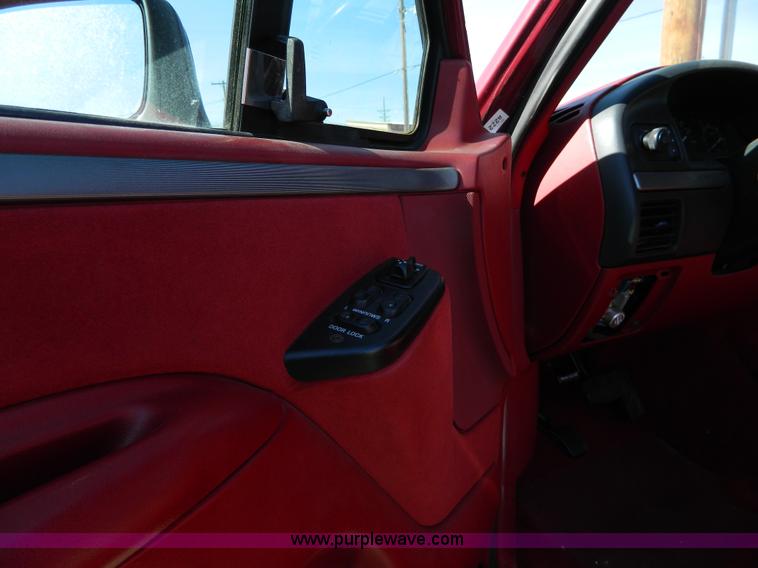 image for item AD9898 1993 Ford Bronco XLT SUV