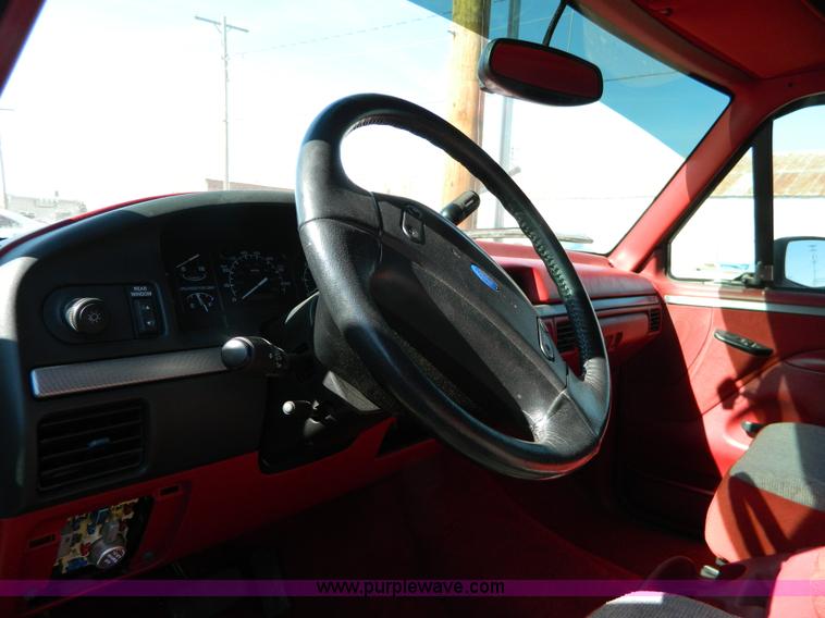 image for item AD9898 1993 Ford Bronco XLT SUV