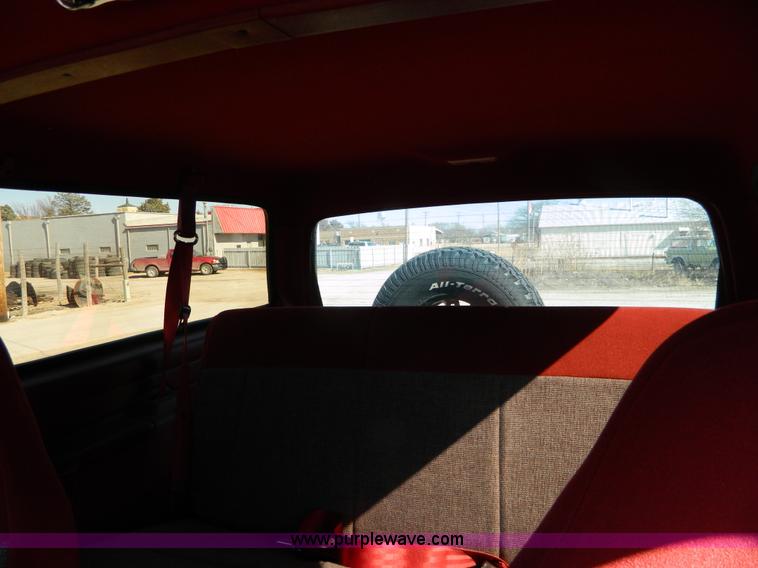 image for item AD9898 1993 Ford Bronco XLT SUV