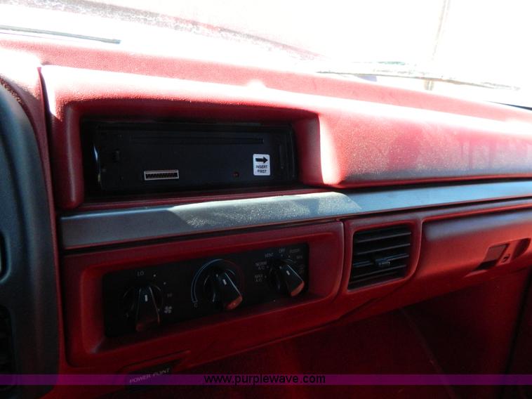 image for item AD9898 1993 Ford Bronco XLT SUV