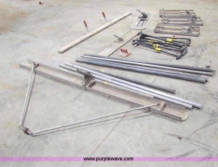 image for item AE9019 Assorted concrete tools