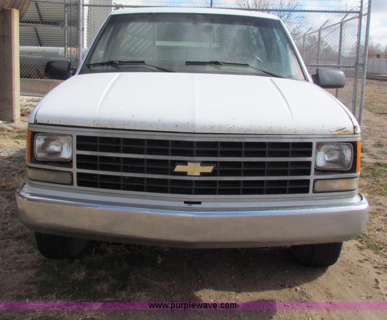 image for item AE9023 1991 Chevrolet 1500 pickup truck