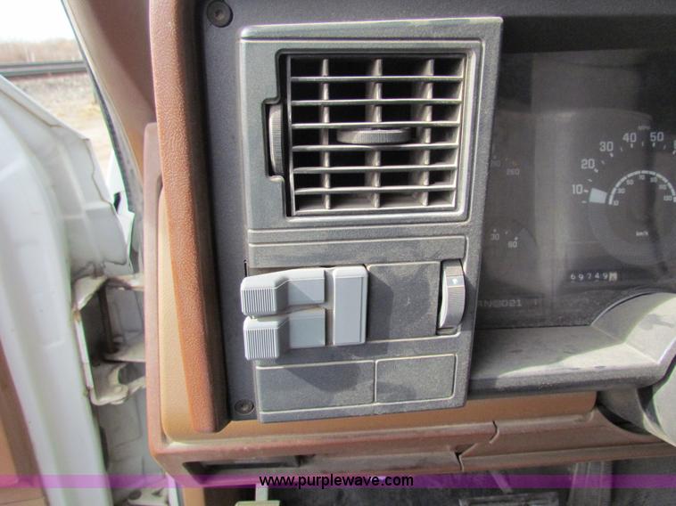 image for item AE9023 1991 Chevrolet 1500 pickup truck