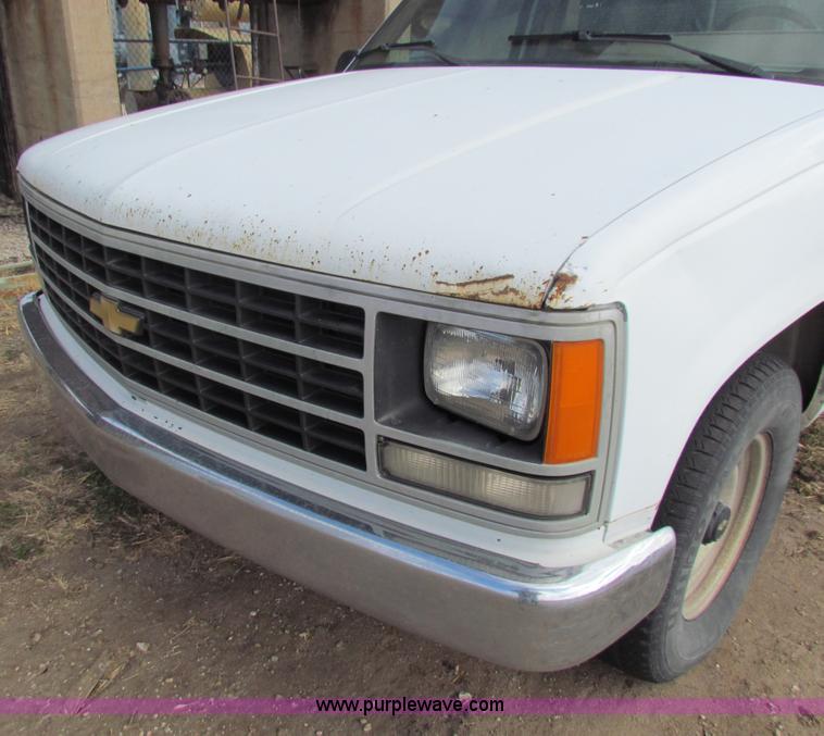 image for item AE9023 1991 Chevrolet 1500 pickup truck