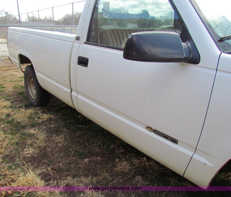 image for item AE9023 1991 Chevrolet 1500 pickup truck