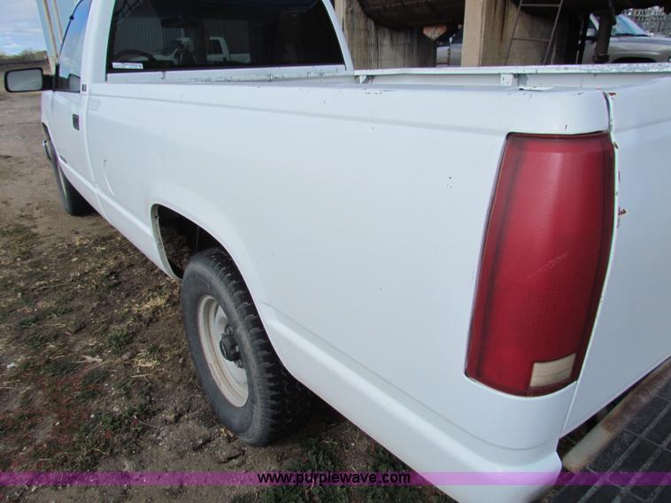 image for item AE9023 1991 Chevrolet 1500 pickup truck