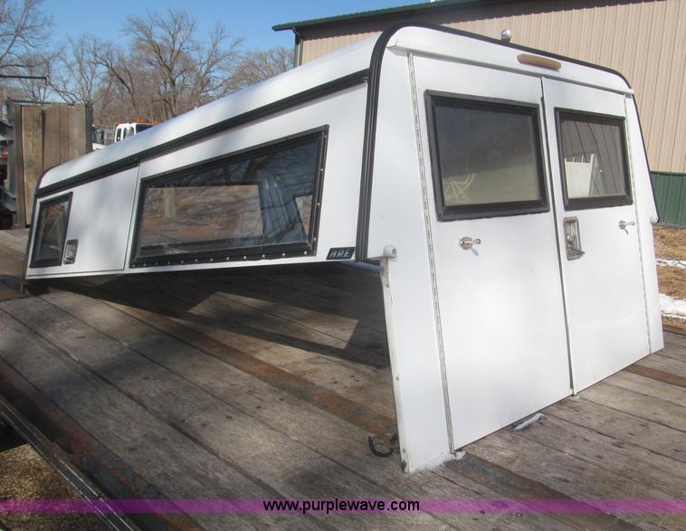 image for item AE9360 ARE 8' aluminum pickup topper