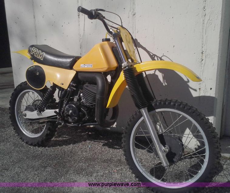 image for item AN9118 1978 Suzuki RM400 dirt bike