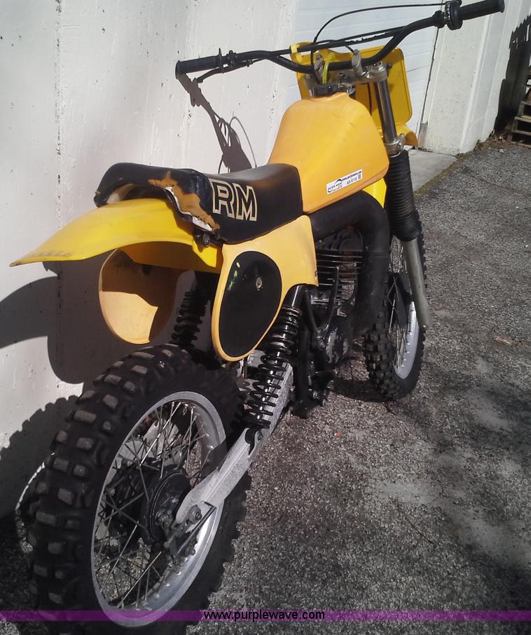 image for item AN9118 1978 Suzuki RM400 dirt bike
