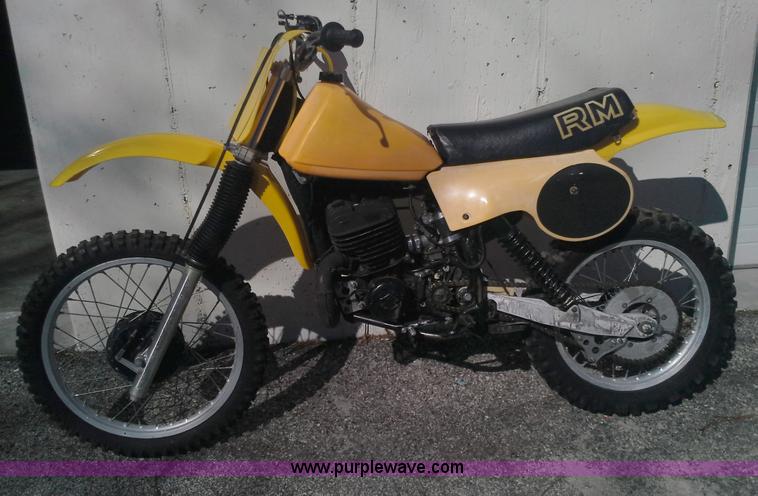 image for item AN9118 1978 Suzuki RM400 dirt bike