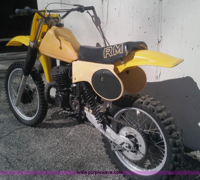 image for item AN9118 1978 Suzuki RM400 dirt bike