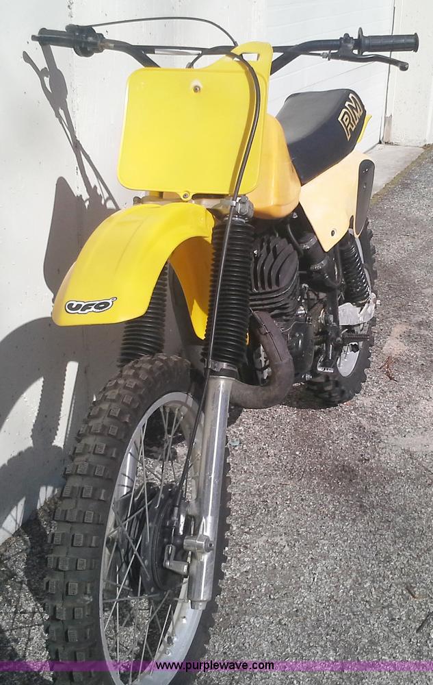 image for item AN9118 1978 Suzuki RM400 dirt bike