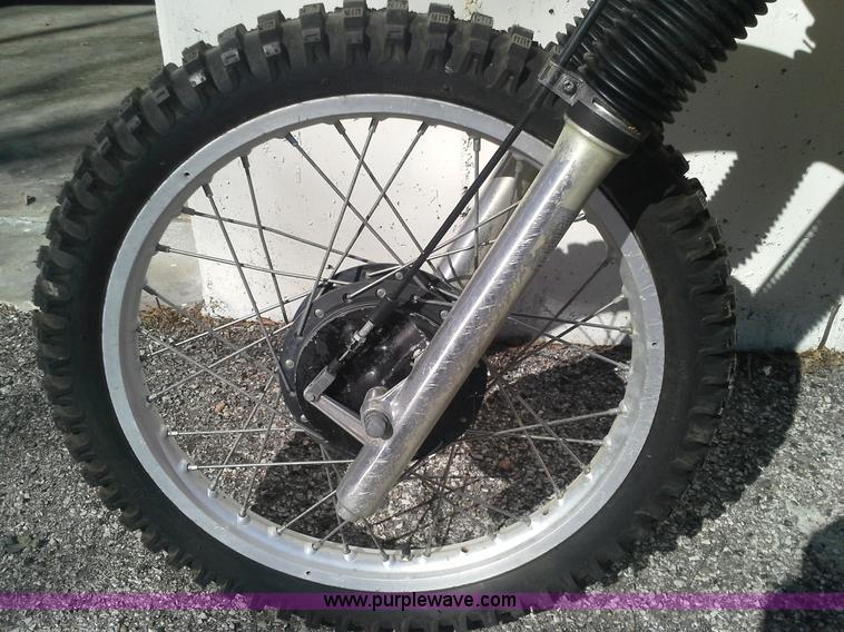 image for item AN9118 1978 Suzuki RM400 dirt bike