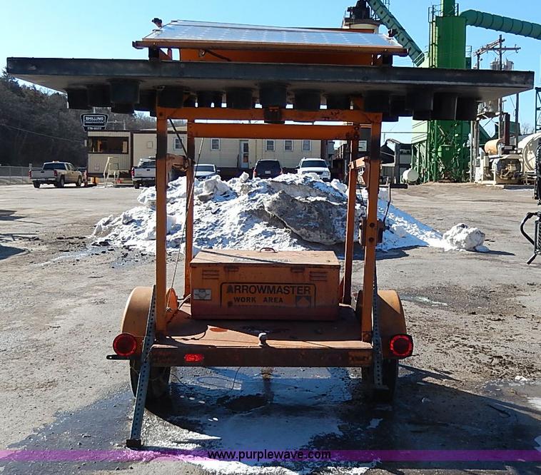 image for item AP9025 Solar powered arrow board