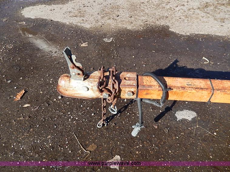 image for item AP9025 Solar powered arrow board