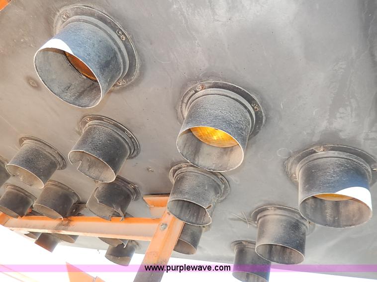 image for item AP9025 Solar powered arrow board