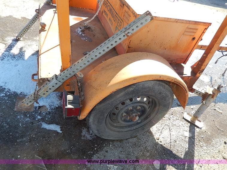 image for item AP9025 Solar powered arrow board