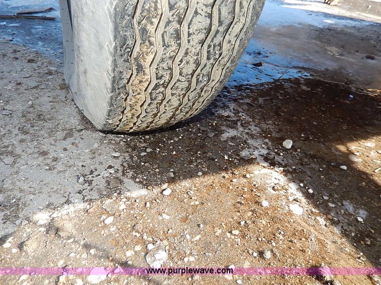 image for item AP9025 Solar powered arrow board