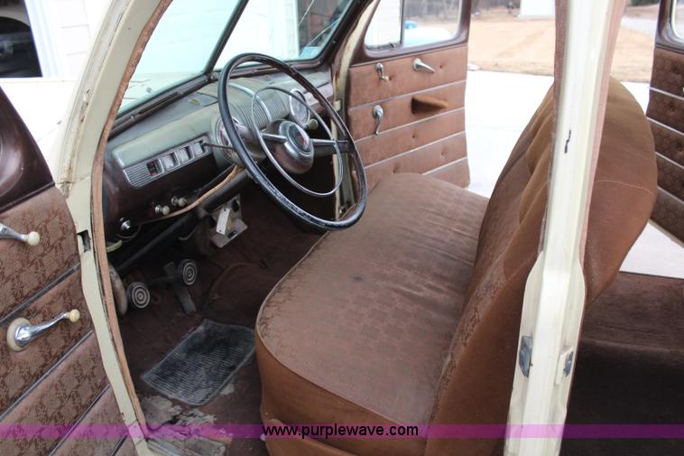 image for item AZ9985 1946 Ford Super Deluxe