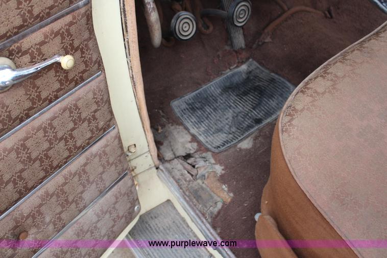 image for item AZ9985 1946 Ford Super Deluxe