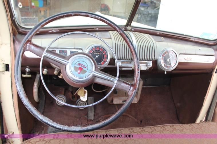 image for item AZ9985 1946 Ford Super Deluxe