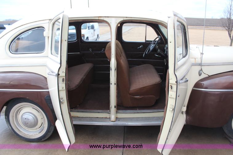 image for item AZ9985 1946 Ford Super Deluxe