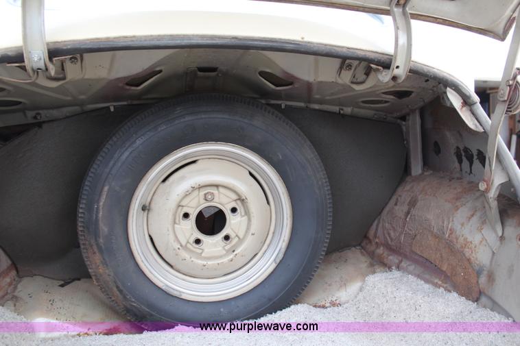 image for item AZ9985 1946 Ford Super Deluxe