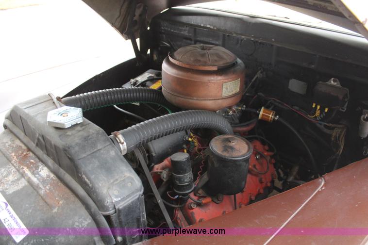 image for item AZ9985 1946 Ford Super Deluxe