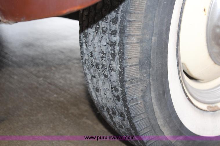 image for item AZ9985 1946 Ford Super Deluxe