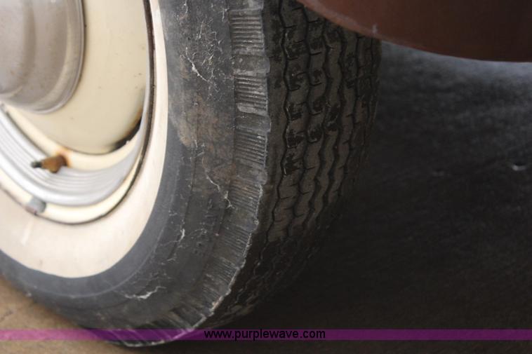 image for item AZ9985 1946 Ford Super Deluxe