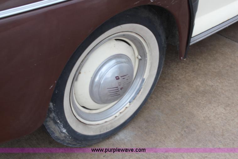 image for item AZ9985 1946 Ford Super Deluxe