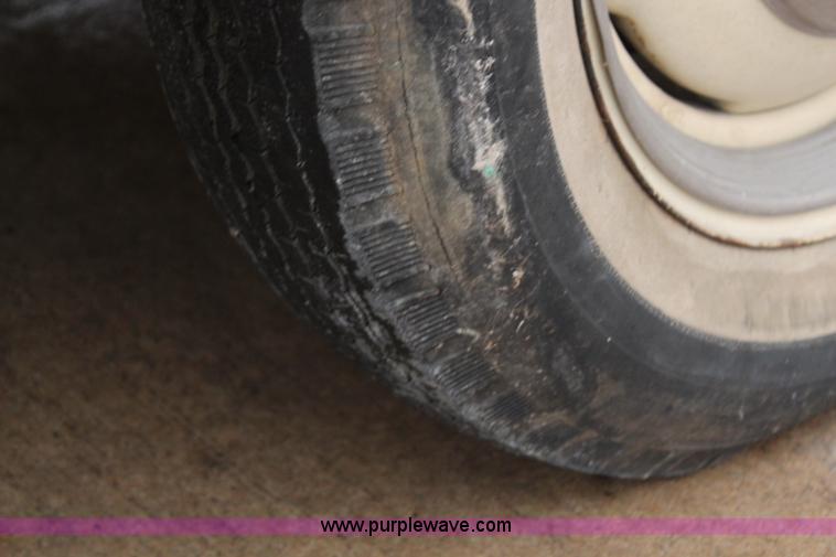 image for item AZ9985 1946 Ford Super Deluxe