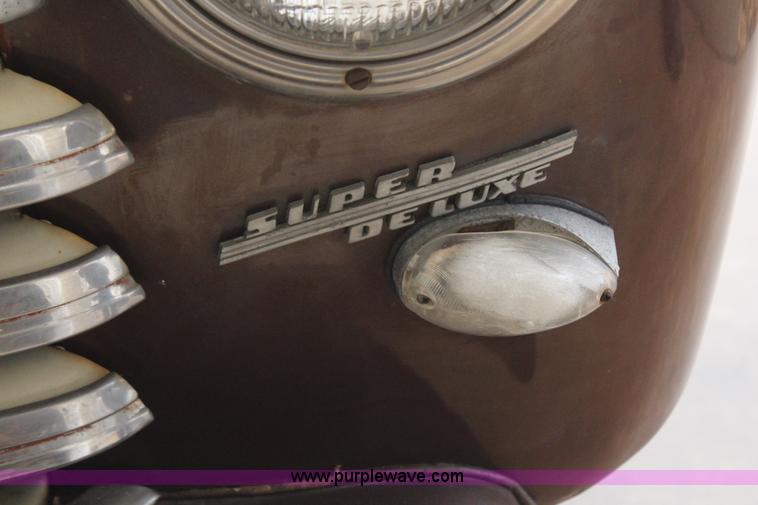 image for item AZ9985 1946 Ford Super Deluxe