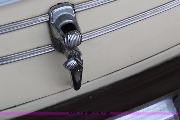 image for item AZ9985 1946 Ford Super Deluxe