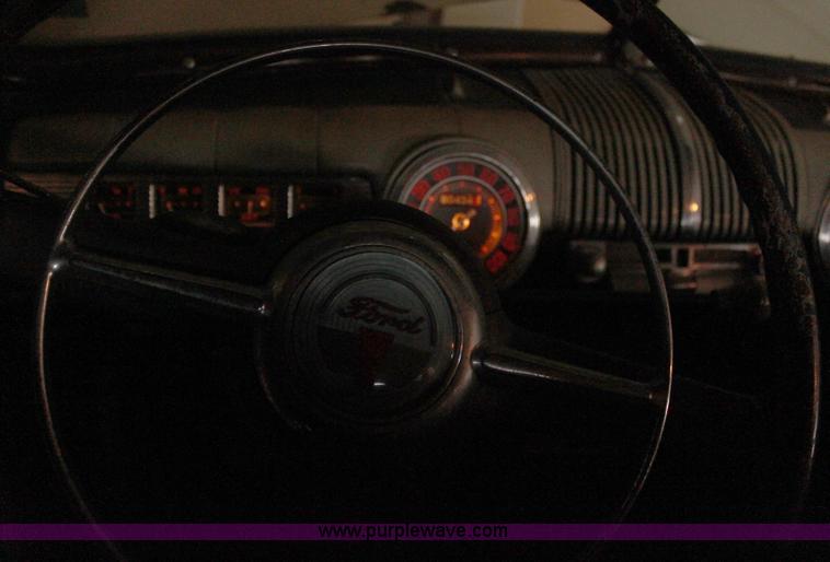 image for item AZ9985 1946 Ford Super Deluxe
