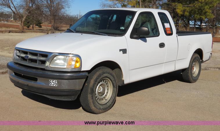 image for item B4868 1998 Ford F150 SuperCab pickup truck
