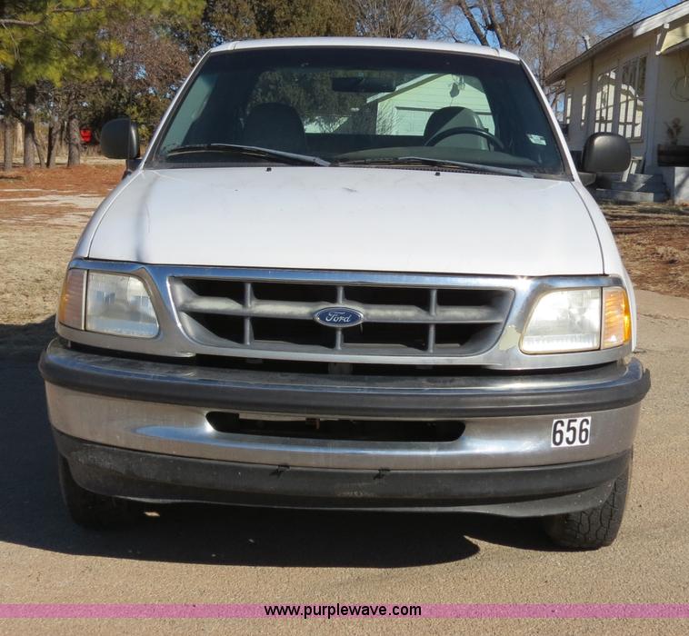image for item B4868 1998 Ford F150 SuperCab pickup truck