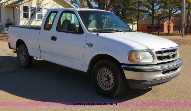 image for item B4868 1998 Ford F150 SuperCab pickup truck