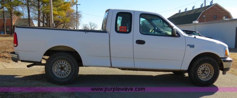 image for item B4868 1998 Ford F150 SuperCab pickup truck
