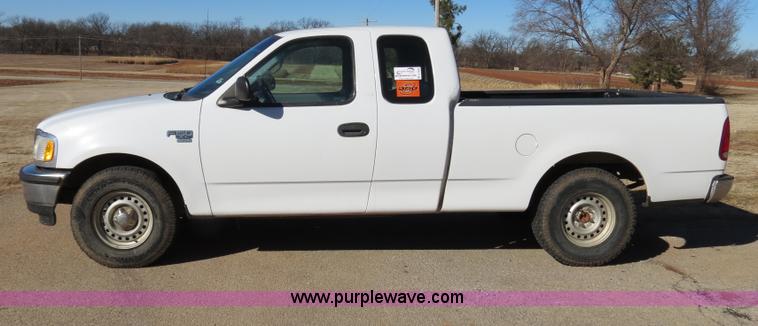 image for item B4868 1998 Ford F150 SuperCab pickup truck