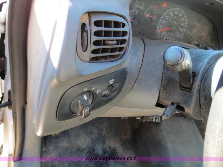 image for item B4868 1998 Ford F150 SuperCab pickup truck