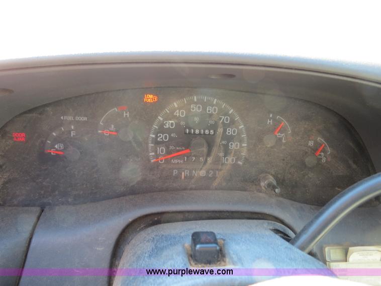 image for item B4868 1998 Ford F150 SuperCab pickup truck