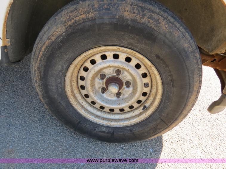 image for item B4868 1998 Ford F150 SuperCab pickup truck