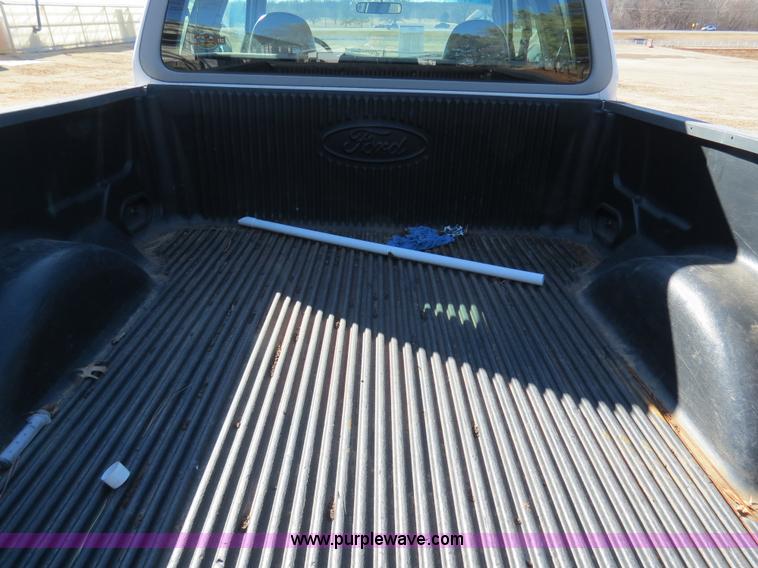 image for item B4868 1998 Ford F150 SuperCab pickup truck