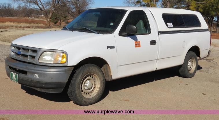 image for item B4869 1997 Ford F150 pickup truck