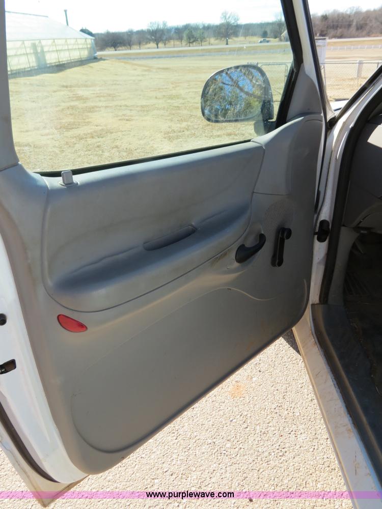 image for item B4869 1997 Ford F150 pickup truck