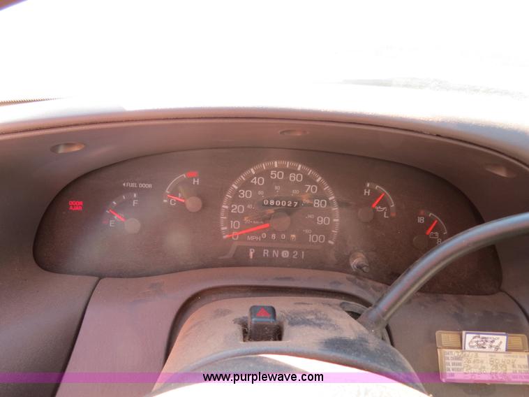 image for item B4869 1997 Ford F150 pickup truck