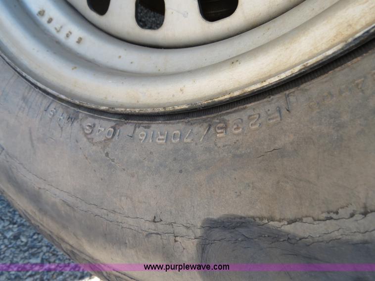 image for item B4869 1997 Ford F150 pickup truck