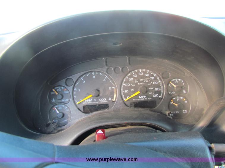 image for item C1862 2000 Chevrolet S10 Blazer SUV